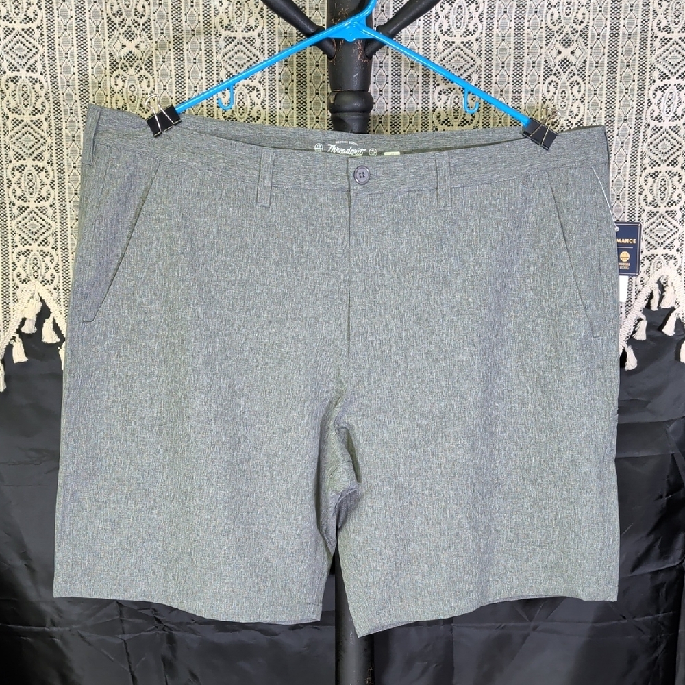 Threadgrit NWT 42 Mens Shorts Grey Casual Business Performance